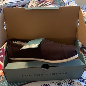 Brand New Toms size 8 Tags still on and in box